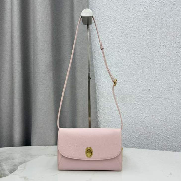 Picture of Dior Handbags _SKUfw242322153fw